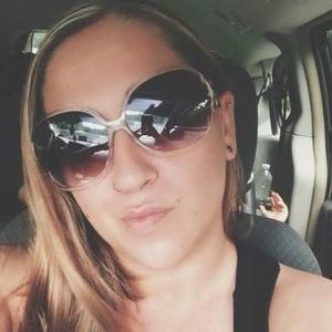 Meet your Posher, Shana